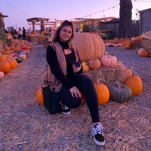 Meet your Posher, Karina